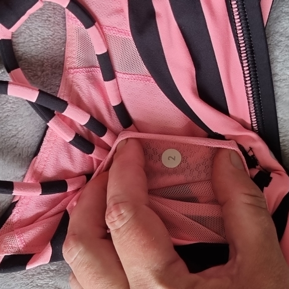 Lululemon Pink and Black Stripped Sports Bra Size 2/Au 6 - Picture 4 of 5